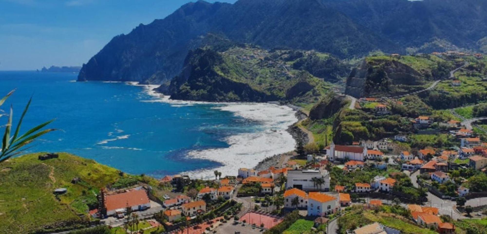 Picturesque * Porto Da Cruz