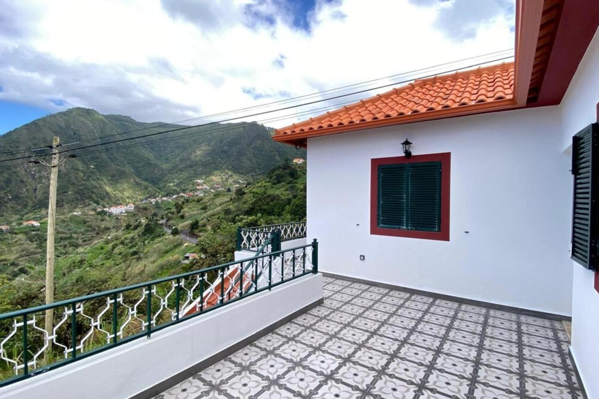 Picturesque Villa Porto Da Cruz