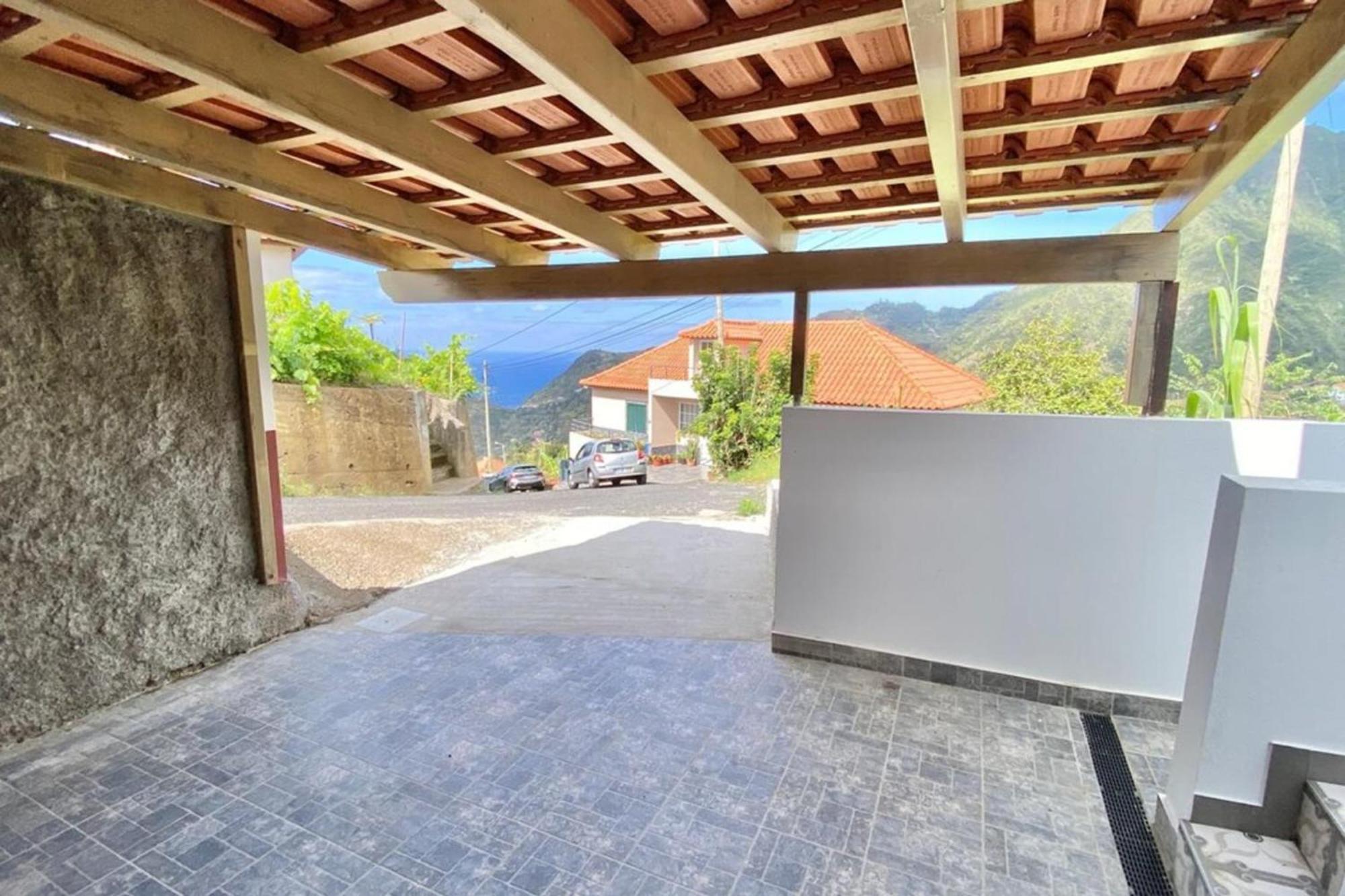 Picturesque Villa *